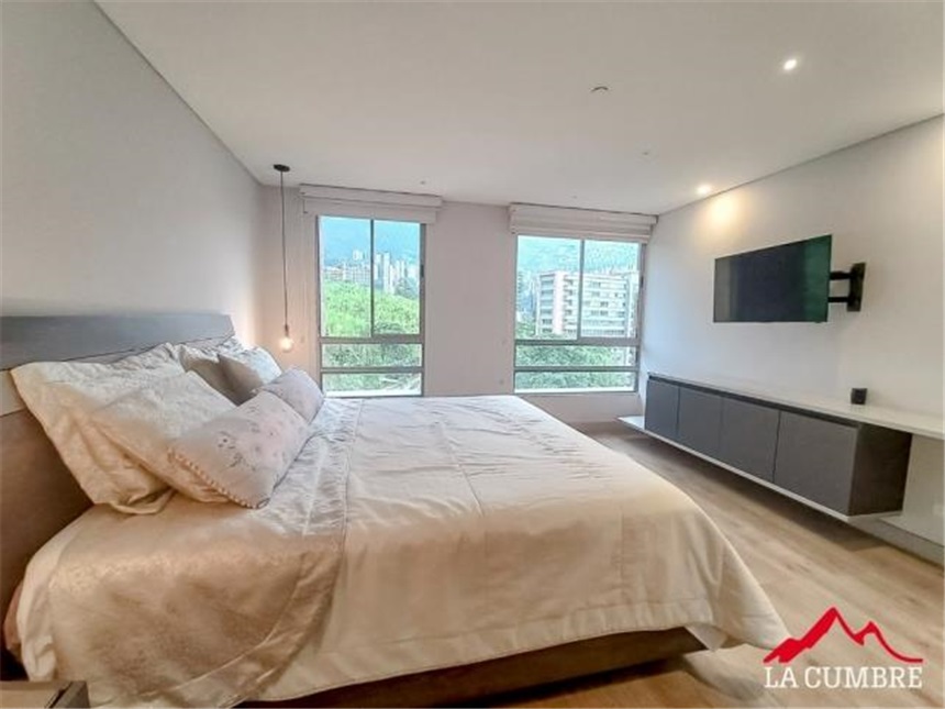 Apartamento de 3 alcobas en arriendo en Castropol, Medellín, 170 m² · foto 10 de 12