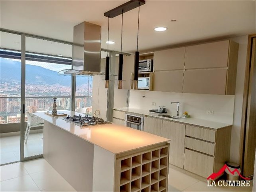 Apartamento de 3 alcobas en arriendo en Castropol, Medellín, 170 m² · foto 5 de 12