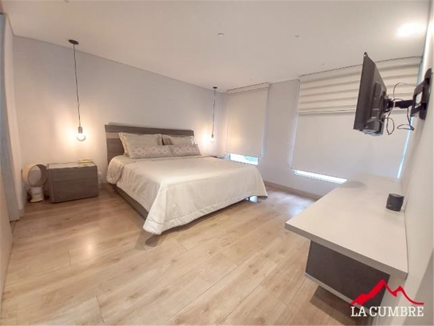 Apartamento de 3 alcobas en arriendo en Castropol, Medellín, 170 m² · foto 11 de 12