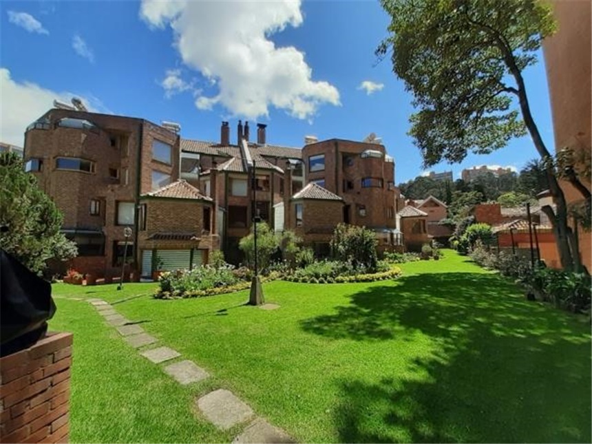 Casa en venta en Calatrava, Bogotá · foto 3 de 24