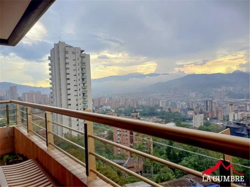 Apartamento de 3 alcobas en arriendo en El Tesoro, Medellín, 170 m² · foto 3 de 12