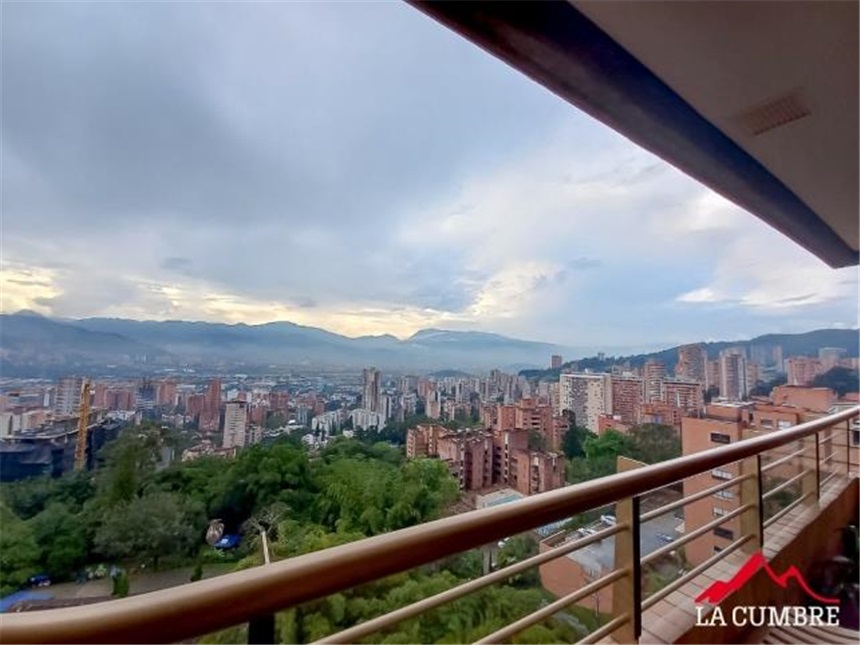Apartamento de 3 alcobas en arriendo en El Tesoro, Medellín, 170 m² · foto 2 de 12