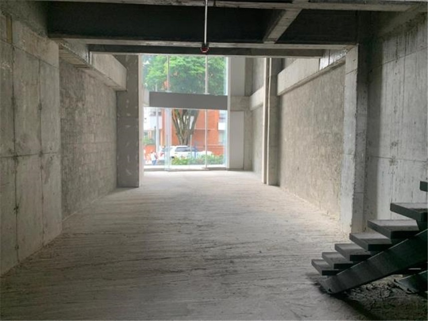 Local en Arriendo - Más