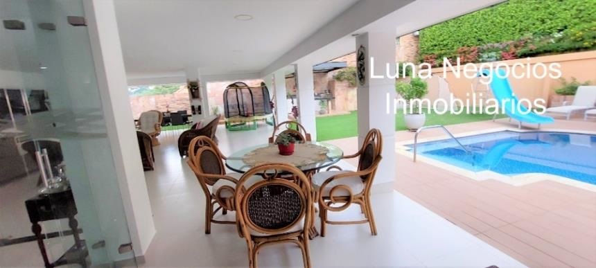 Casa de 5 alcobas en venta en Parque Del Cacique, Bucaramanga, 485 m² · foto 3 de 16