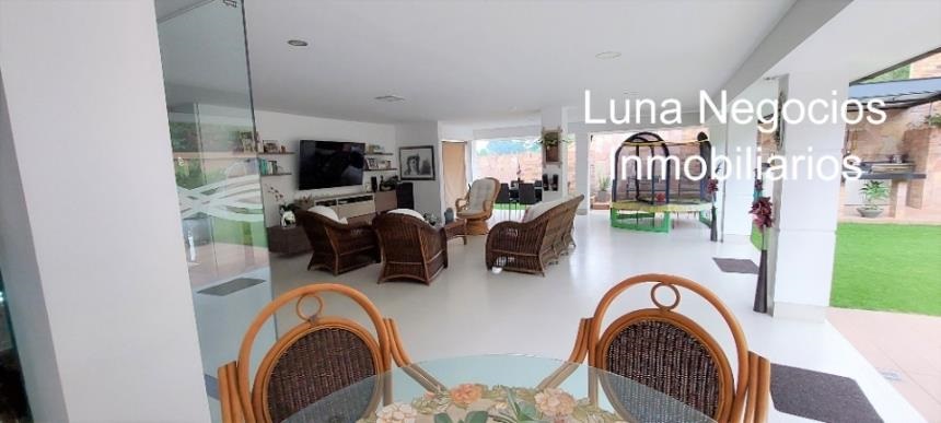 Casa de 5 alcobas en venta en Parque Del Cacique, Bucaramanga, 485 m² · foto 4 de 16
