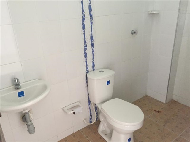 Local en Arriendo - Más