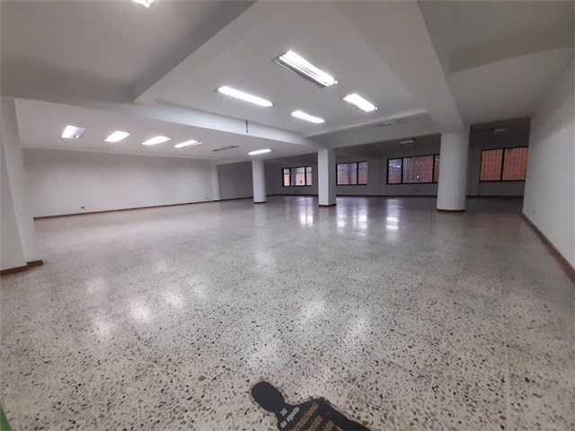 Local en arriendo en La Candelaria, Medellín, 382 m² · foto 5 de 13