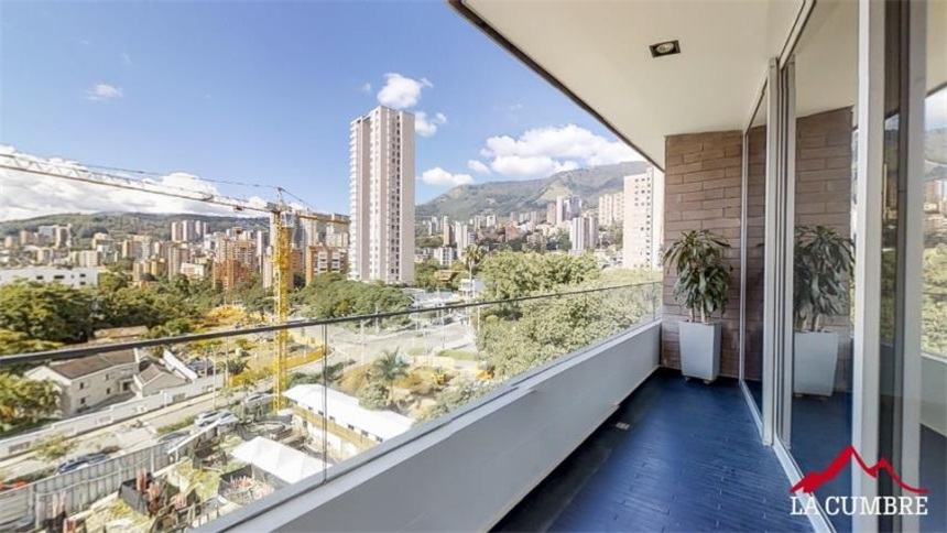 Apartamento en arriendo en El Poblado, Medellín · foto 3 de 13