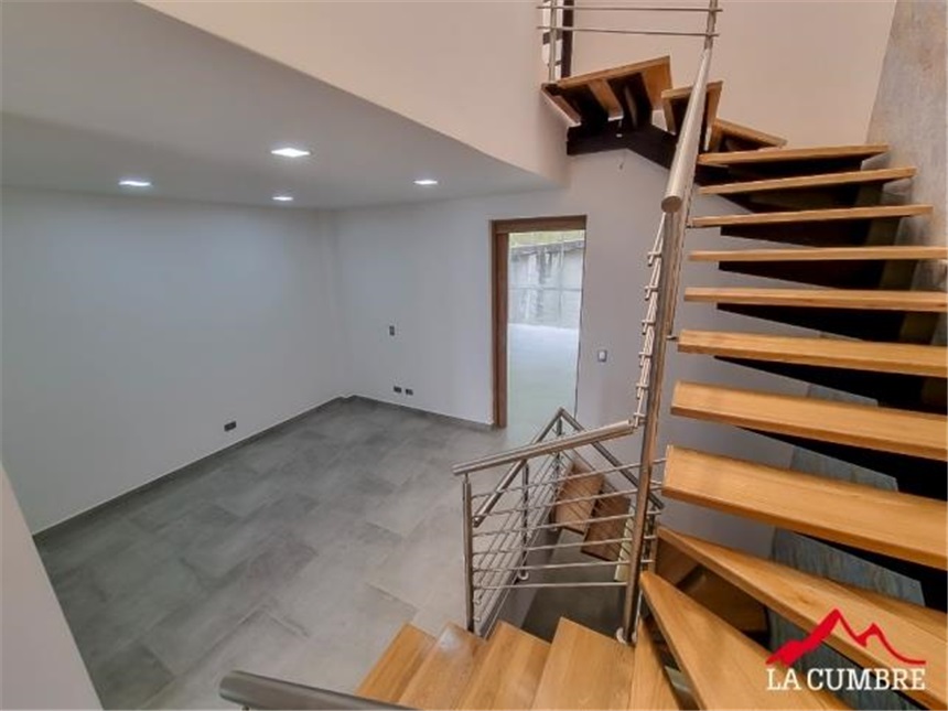Casa de 3 alcobas en venta en Loma El Atravesado, Envigado, 248 m² · foto 12 de 13