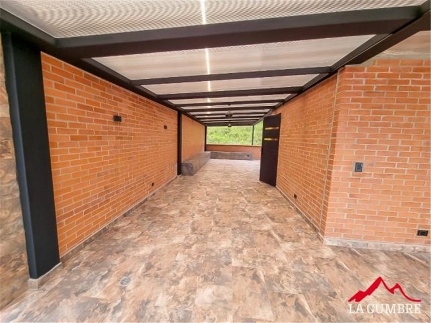 Casa de 3 alcobas en venta en Loma El Atravesado, Envigado, 248 m² · foto 10 de 13