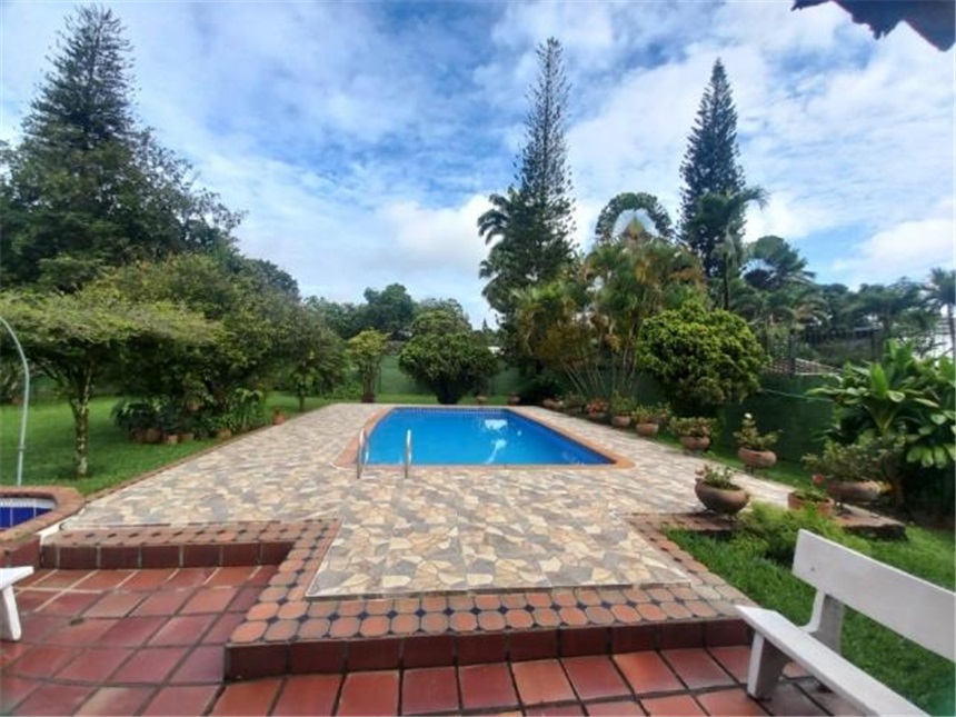 Casa de 5 alcobas en venta en Ciudad Jardin, Cali, 1400 m² · foto 20 de 21