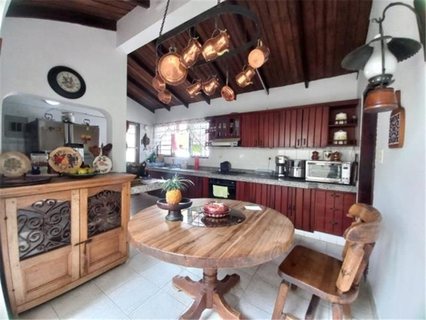 Casa de 5 alcobas en venta en Ciudad Jardin, Cali, 1400 m² · foto 5 de 21