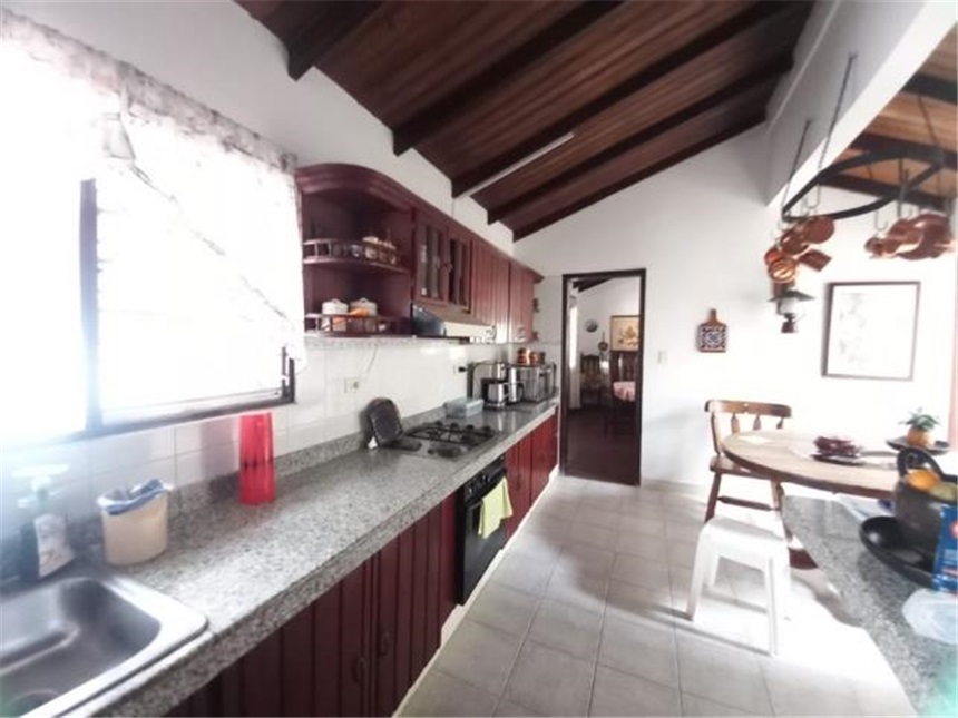 Casa de 5 alcobas en venta en Ciudad Jardin, Cali, 1400 m² · foto 9 de 21
