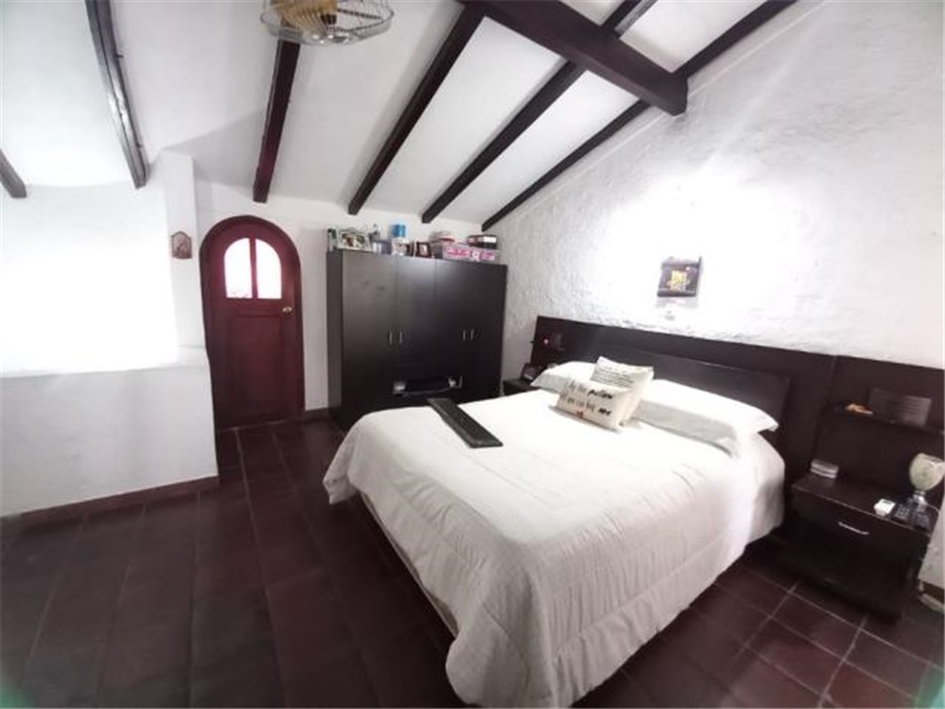 Casa de 5 alcobas en venta en Ciudad Jardin, Cali, 1400 m² · foto 17 de 21