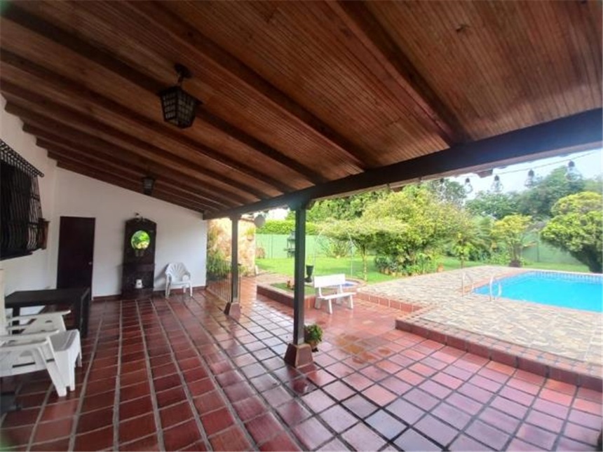 Casa de 5 alcobas en venta en Ciudad Jardin, Cali, 1400 m² · foto 13 de 21