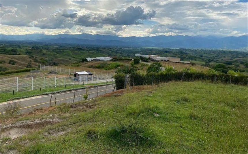 Lote en venta en Cerritos, Pereira, 10046 m² · foto 2 de 10