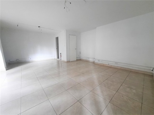 Local en arriendo en Estadio, Medellín, 32 m² · foto 2 de 5