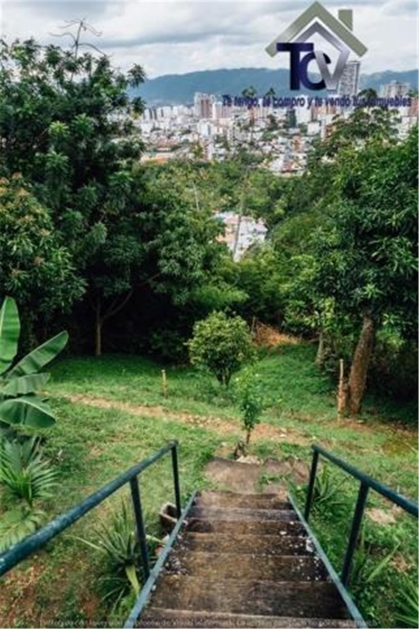 Casa de 6 alcobas en venta en Pan De Azucar, Bucaramanga, 360 m² · foto 8 de 8
