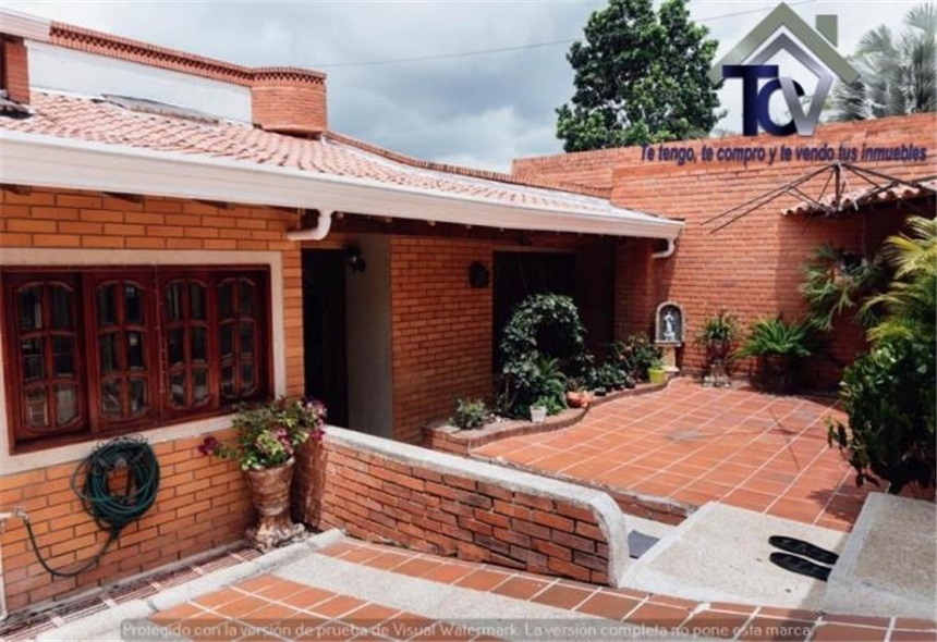 Casa de 6 alcobas en venta en Pan De Azucar, Bucaramanga, 360 m² · foto 2 de 8