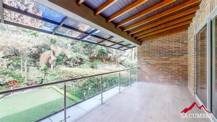Casa de 3 alcobas en venta en Loma Del Chocho, Medellín, 335 m² · foto 13 de 14