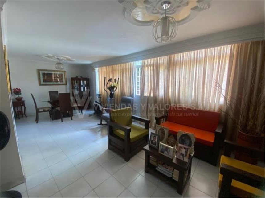 Casa de 2 alcobas en venta en Lleras Restrepo, Cúcuta, 125 m² · foto 4 de 6