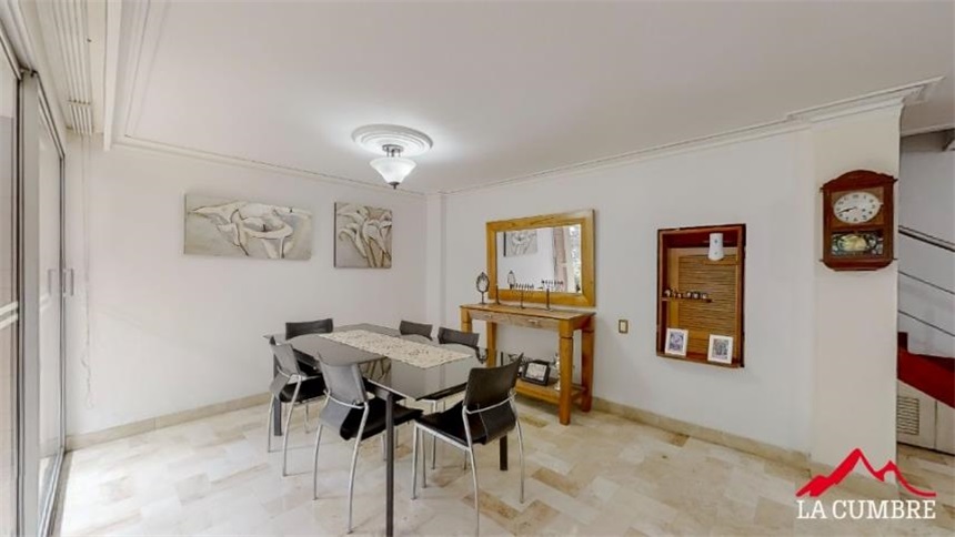 Casa de 4 alcobas en venta en La Aguacatala, Medellín, 250 m² · foto 6 de 12