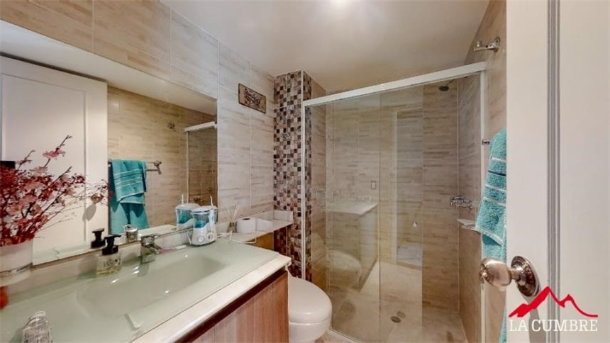 Casa de 4 alcobas en venta en La Aguacatala, Medellín, 250 m² · foto 12 de 12