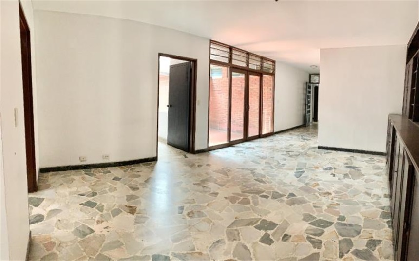 Casa de 4 alcobas en venta en Arboledas, Cali, 694 m² · foto 18 de 24