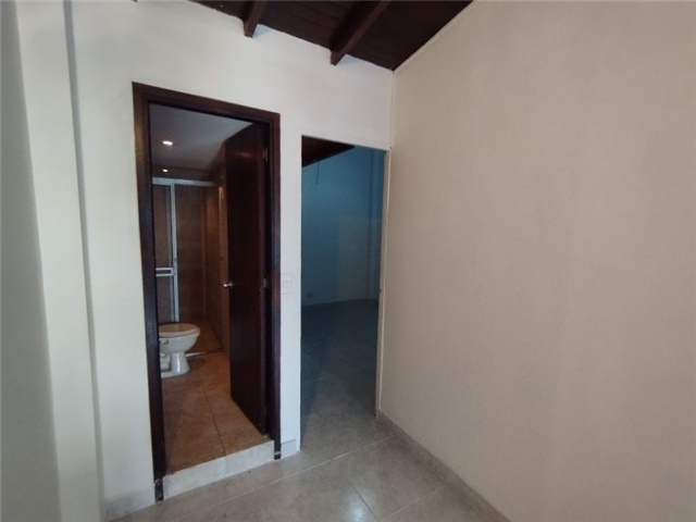 Oficina en arriendo en Florida Nueva, Medellín, 40 m² · foto 2 de 9