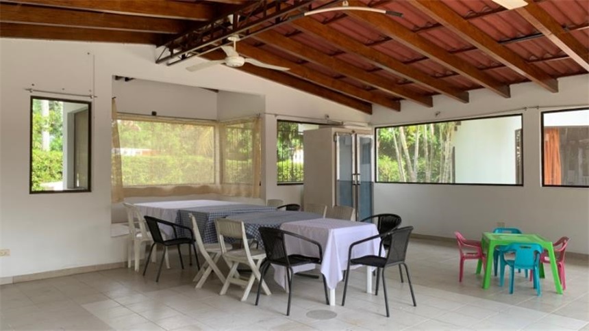 Casa de 6 alcobas en venta en Ricaurte, 1868 m² · foto 16 de 24