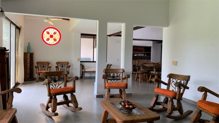 Casa de 6 alcobas en venta en Ricaurte, 1868 m² · foto 8 de 24