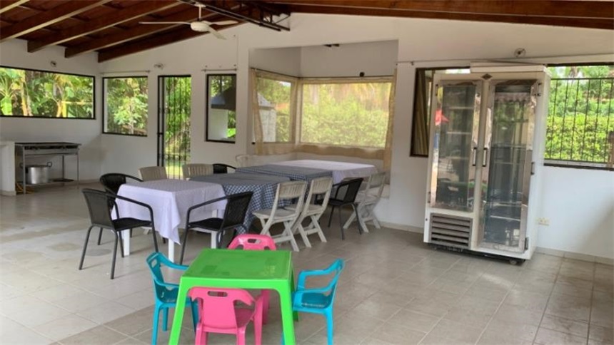 Casa de 6 alcobas en venta en Ricaurte, 1868 m² · foto 15 de 24