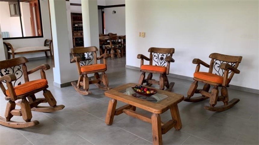 Casa de 6 alcobas en venta en Ricaurte, 1868 m² · foto 7 de 24