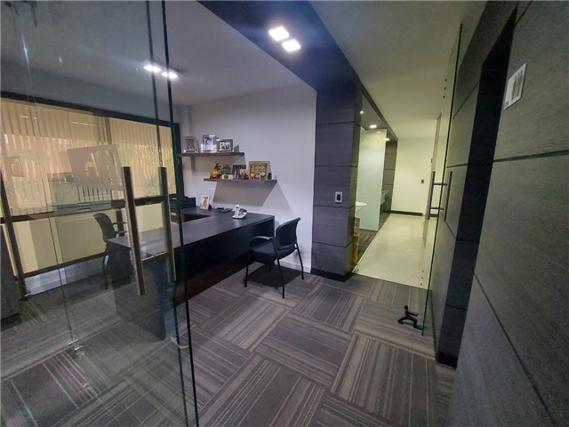 Oficina en arriendo en Laureles, Medellín, 112 m² · foto 5 de 16