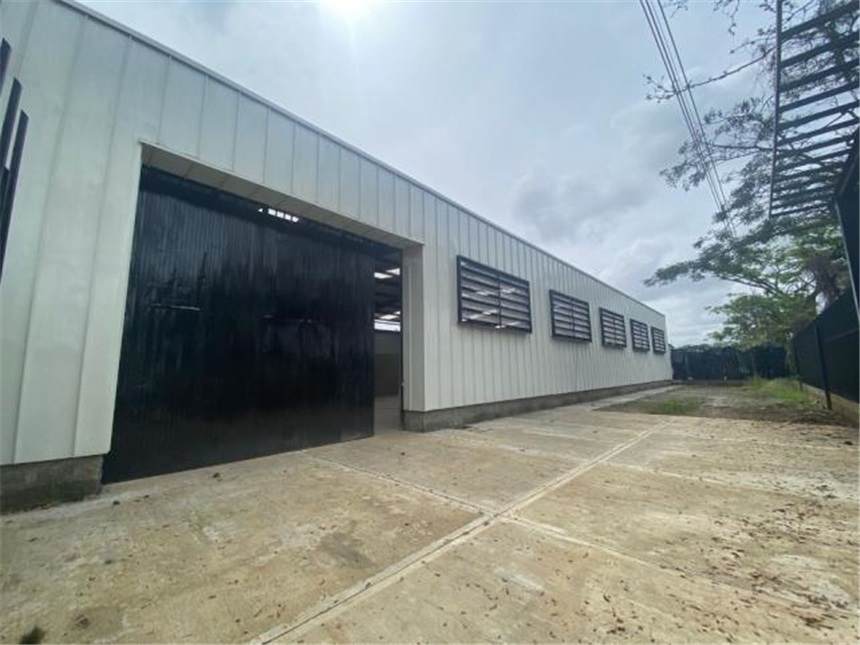 Bodega en Arriendo - Más