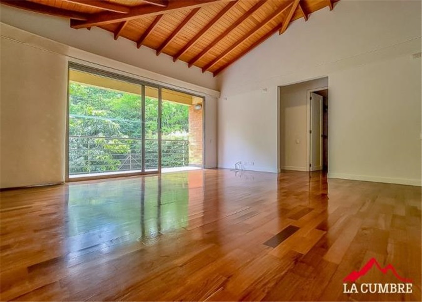 Casa de 3 alcobas en arriendo en El Poblado, Medellín, 240 m² · foto 11 de 12