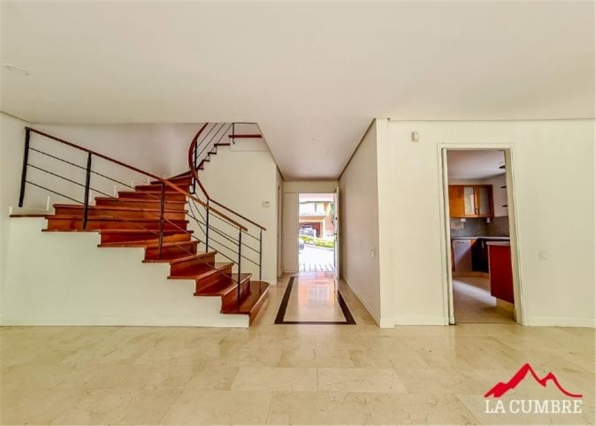 Casa de 3 alcobas en arriendo en El Poblado, Medellín, 240 m² · foto 5 de 12