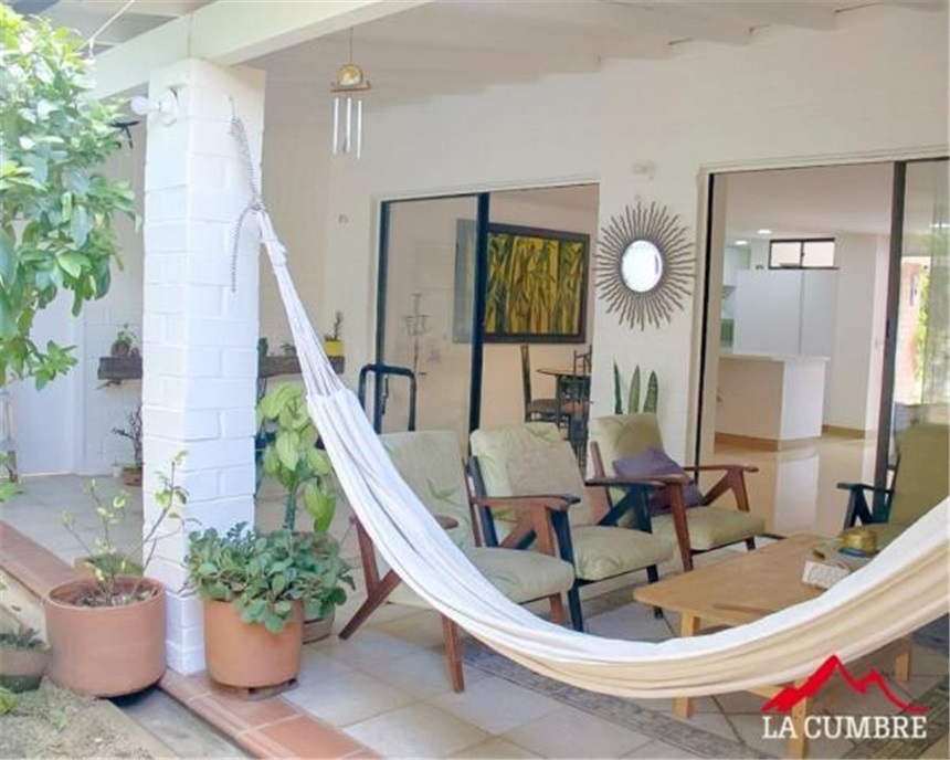 Casa de 3 alcobas en venta en La Sebastiana, Envigado, 231 m² · foto 4 de 11