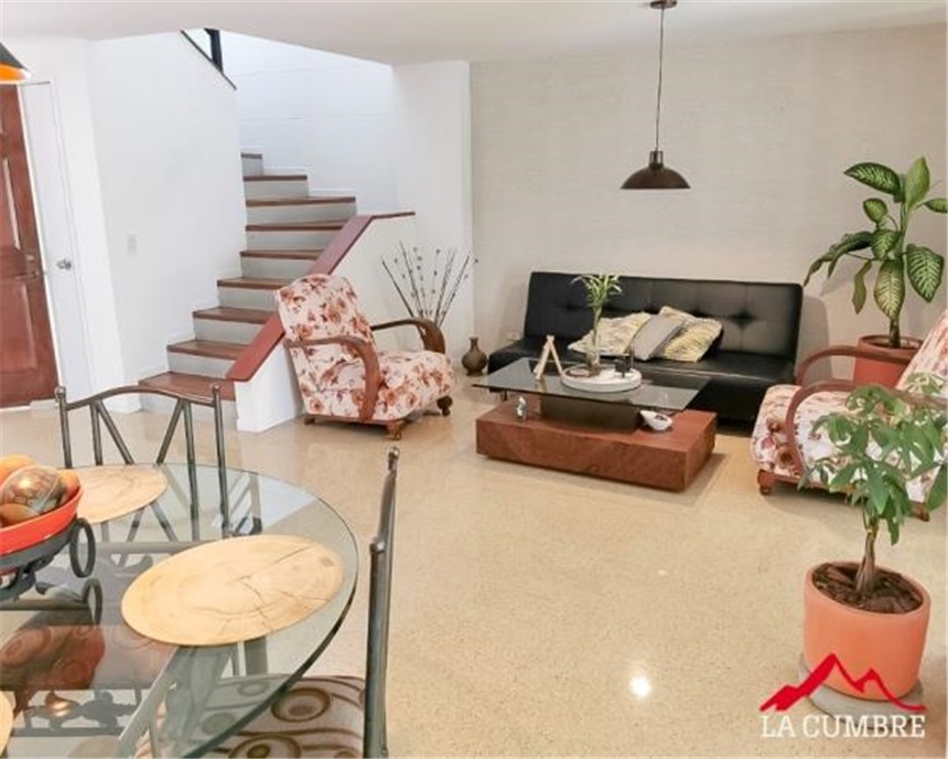 Casa de 3 alcobas en venta en La Sebastiana, Envigado, 231 m² · foto 5 de 11