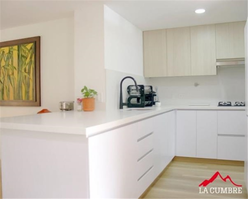 Casa de 3 alcobas en venta en La Sebastiana, Envigado, 231 m² · foto 6 de 11