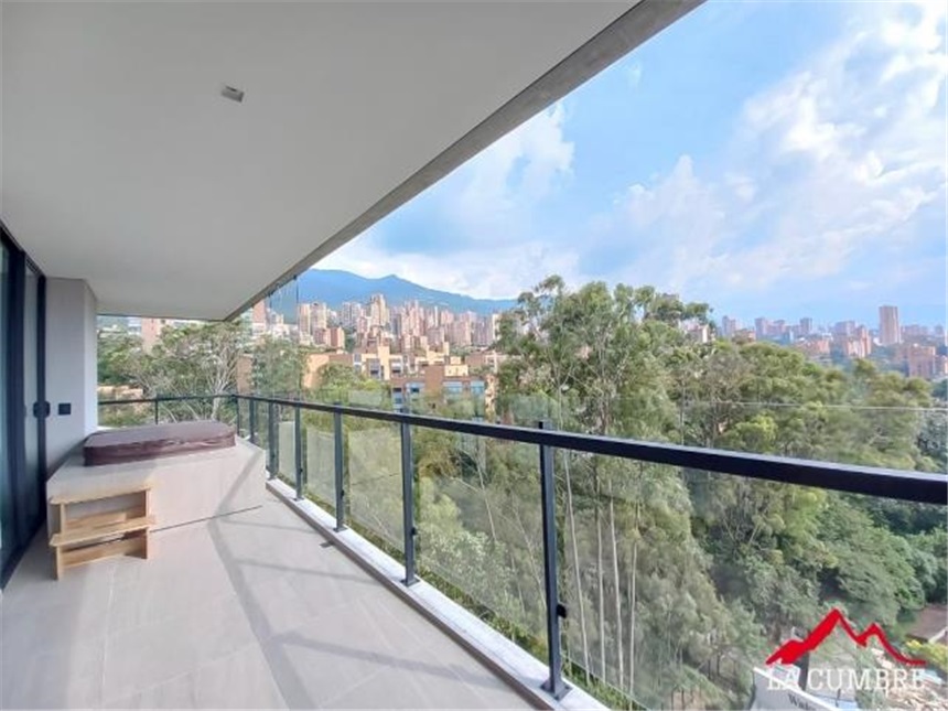 Apartamento en arriendo en El Poblado, Medellín · foto 2 de 14