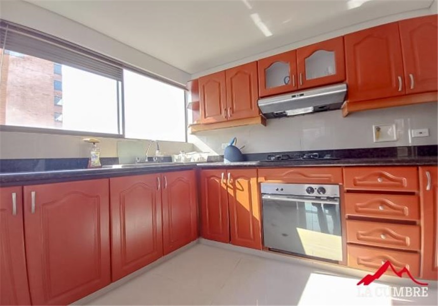 Apartamento en arriendo en Las Lomas No.1, Medellín · foto 4 de 12