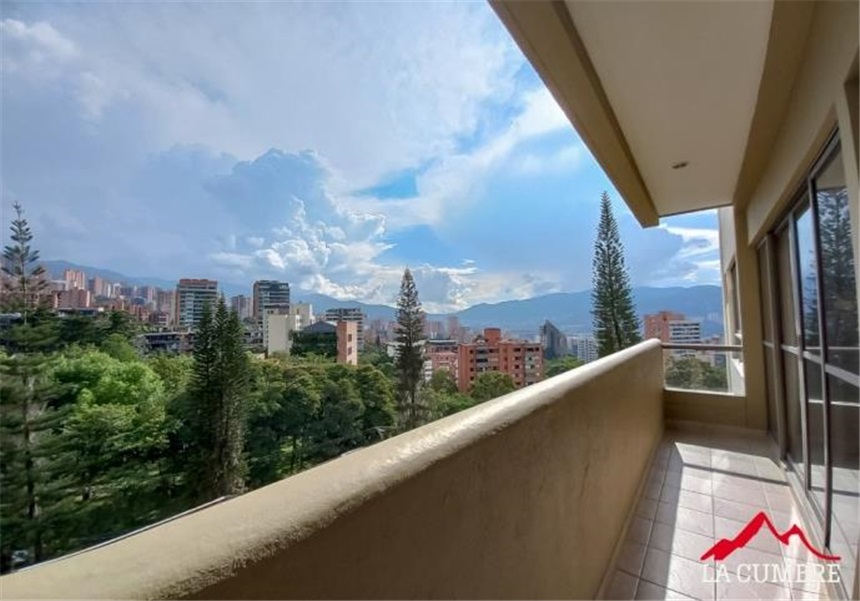 Apartamento en arriendo en Las Lomas No.1, Medellín · foto 2 de 12