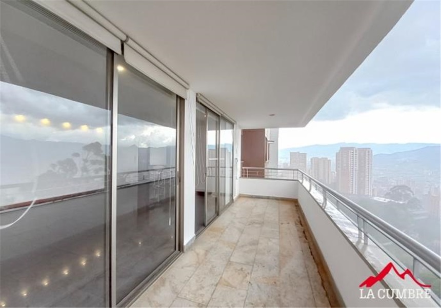 Apartamento de 2 alcobas en arriendo en El Tesoro, Medellín, 180 m² · foto 3 de 14