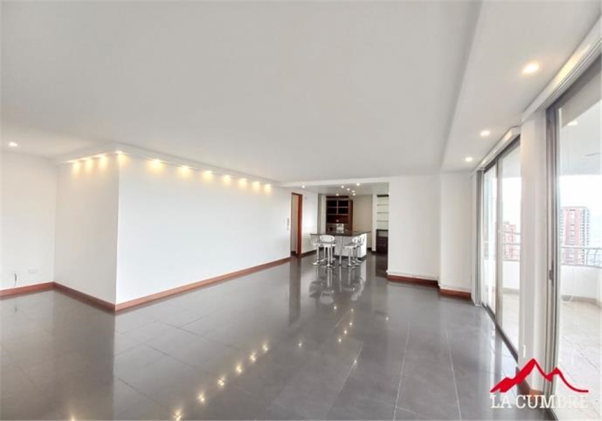 Apartamento de 2 alcobas en arriendo en El Tesoro, Medellín, 180 m² · foto 9 de 14