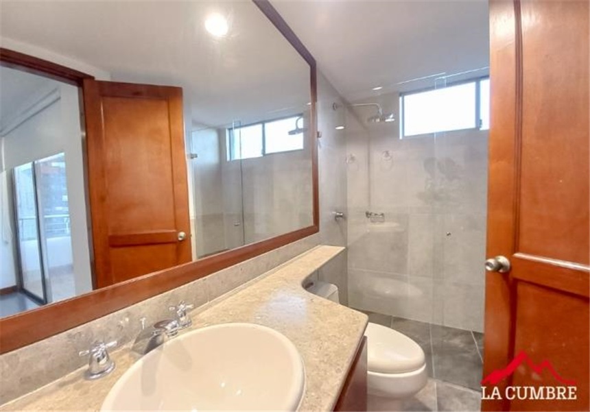 Apartamento de 2 alcobas en arriendo en El Tesoro, Medellín, 180 m² · foto 10 de 14
