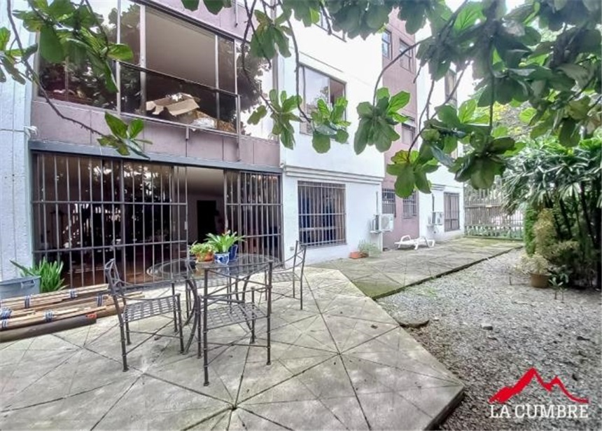 Apartamento de 3 alcobas en arriendo en El Castillo, Medellín, 215 m² · foto 2 de 9