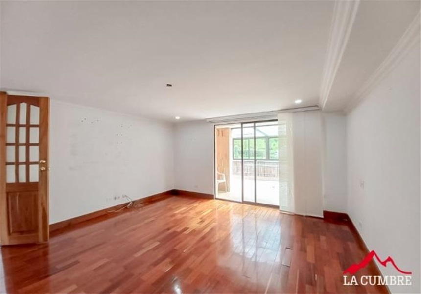 Casa de 5 alcobas en venta en Los Balsos, Medellín, 381 m² · foto 14 de 16