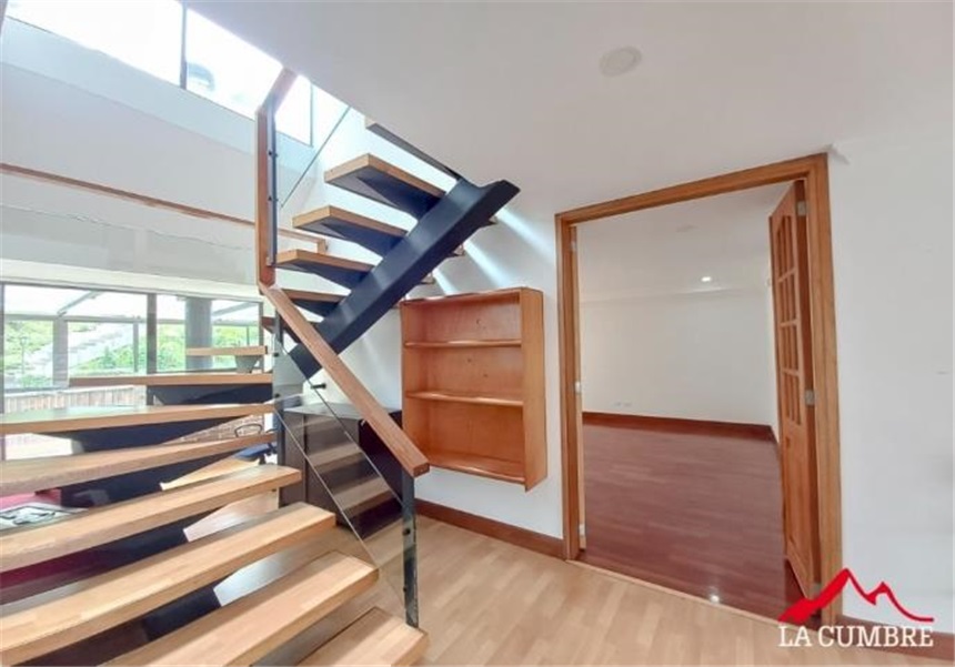 Casa de 5 alcobas en venta en Los Balsos, Medellín, 381 m² · foto 13 de 16
