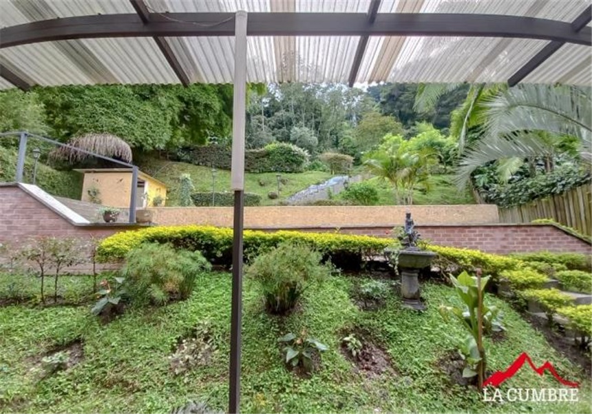 Casa de 5 alcobas en venta en Los Balsos, Medellín, 381 m² · foto 4 de 16